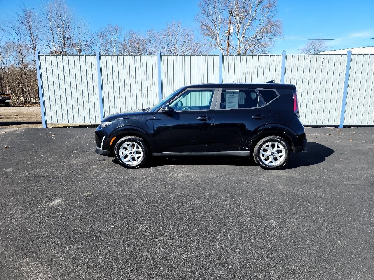 Used 2023 Kia Soul LX w/ Option Group 015 image 2
