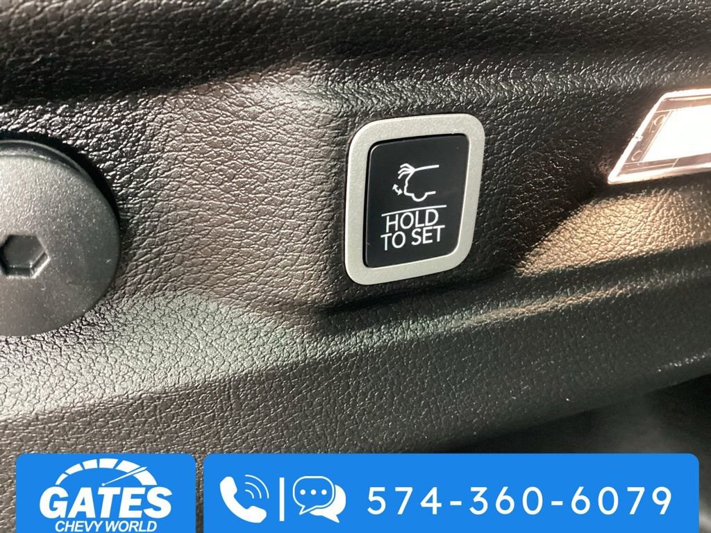 Used 2025 Jeep Grand Cherokee L Altitude image 13