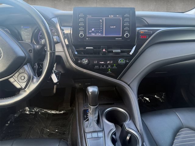 Used 2022 Toyota Camry SE FWD image 4
