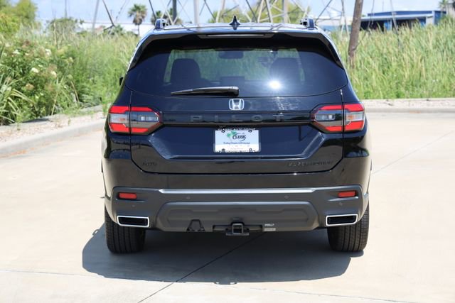 Certified 2025 Honda Pilot Black Edition image 7