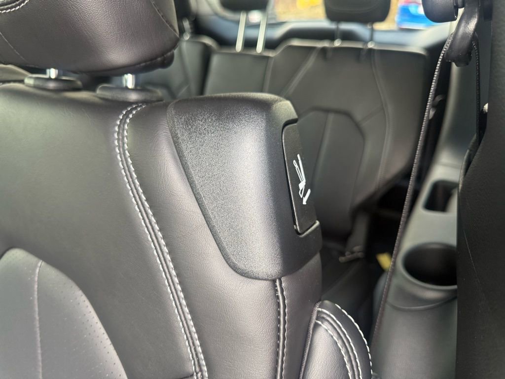 New 2025 Chrysler Pacifica Select image 48