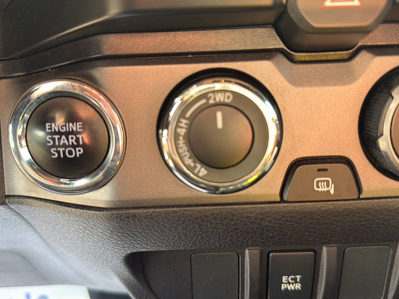 Used 2019 Toyota Tacoma SR5 AWD/4WD image 15