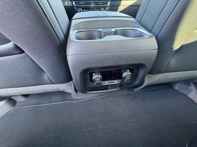 New 2026 Chevrolet Traverse High Country image 13