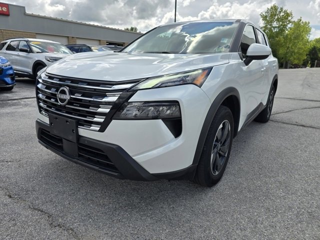 Used 2024 Nissan Rogue SV image 7