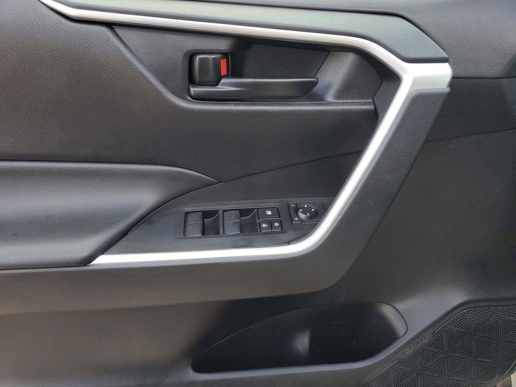 Used 2024 Toyota RAV4 LE image 10