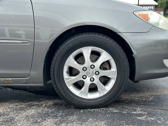 Used 2005 Toyota Camry XLE w/ VSC & Side Airbag Pkg FWD image 10