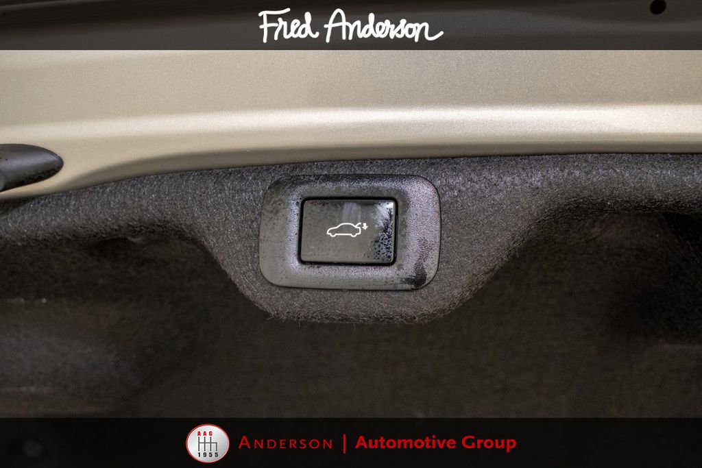 Used 2022 Lexus ES 300h Ultra Luxury w/ Accessory Package 2 FWD image 6