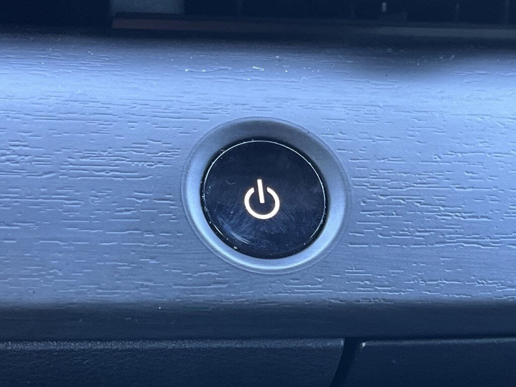 Used 2023 Nissan Ariya image 9