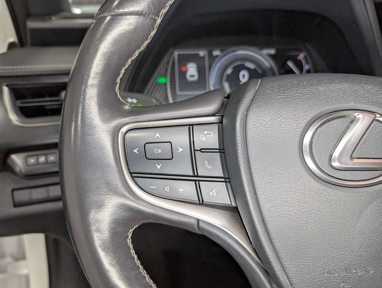 Used 2020 Lexus UX 250h w/ Premium Package image 36