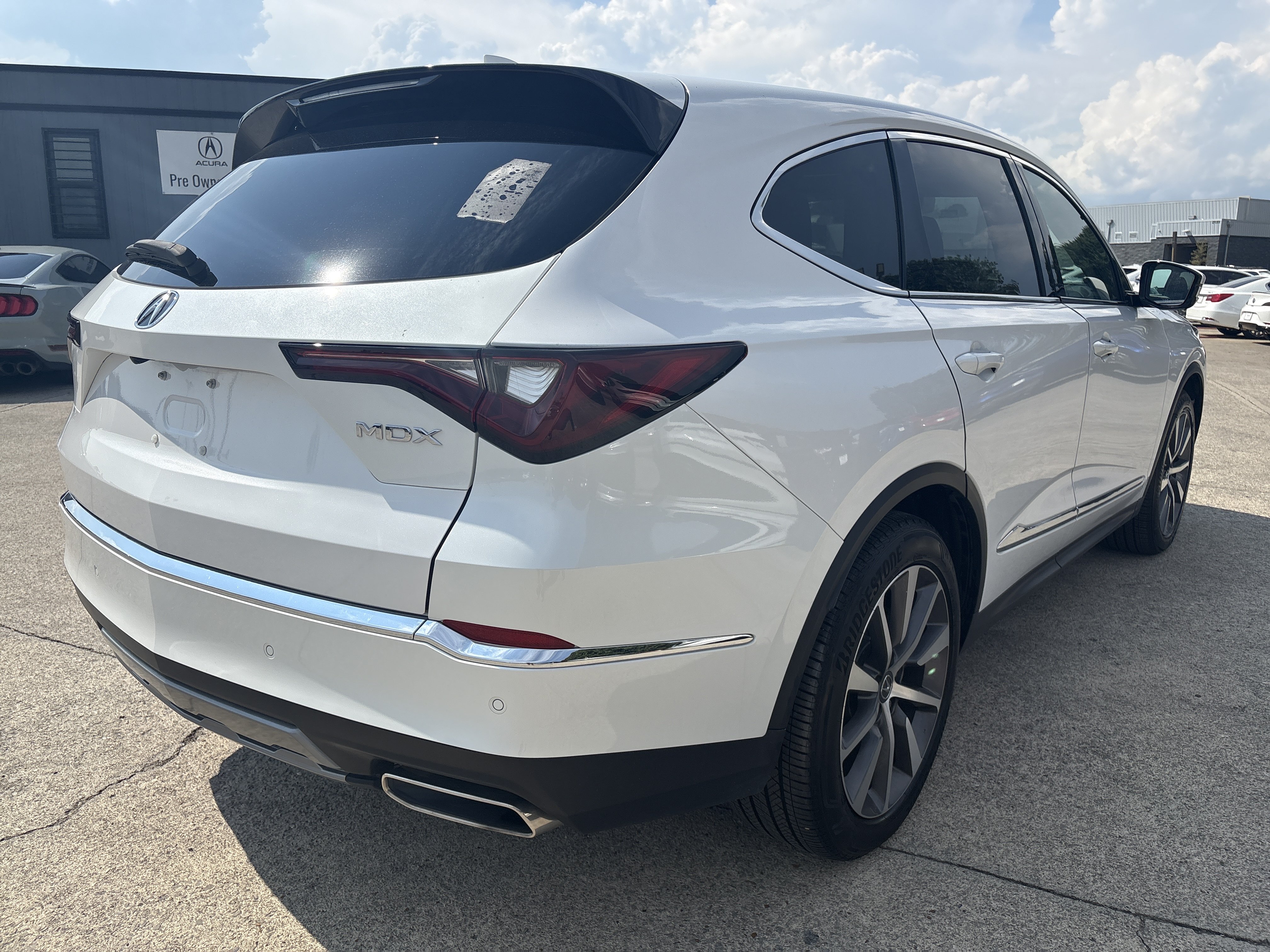 Used 2025 Acura MDX w/ Technology Package FWD image 2