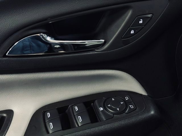 Used 2023 Chevrolet Equinox LT w/ Driver Convenience Package image 14