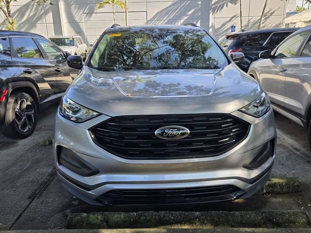 Used 2024 Ford Edge SE w/ Black Appearance Package AWD/4WD image 3