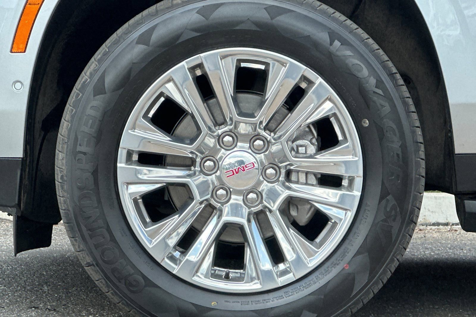Certified 2025 GMC Yukon Denali image 28