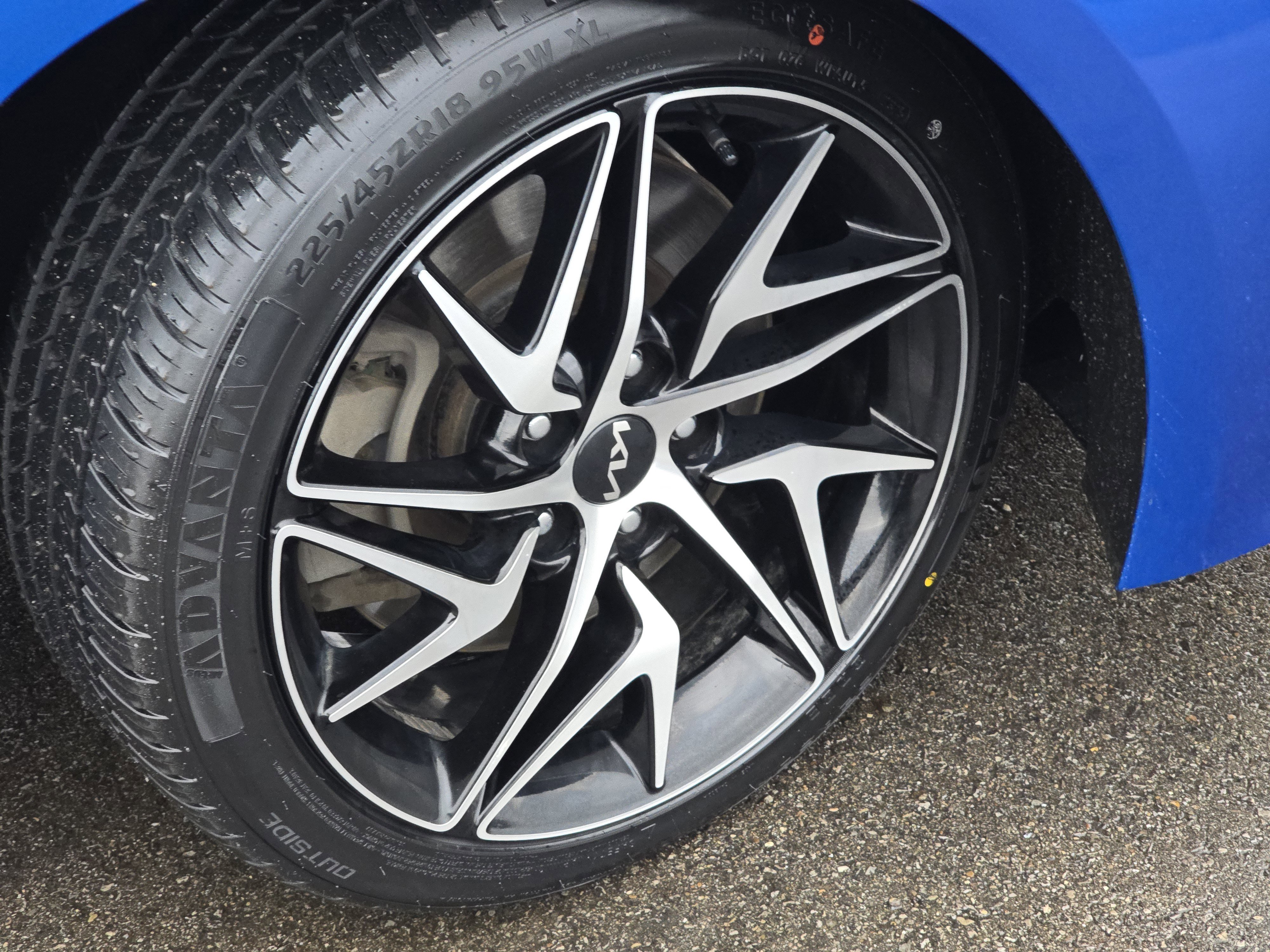 Used 2022 Kia Stinger GT-Line w/ Sun & Sound Package image 13