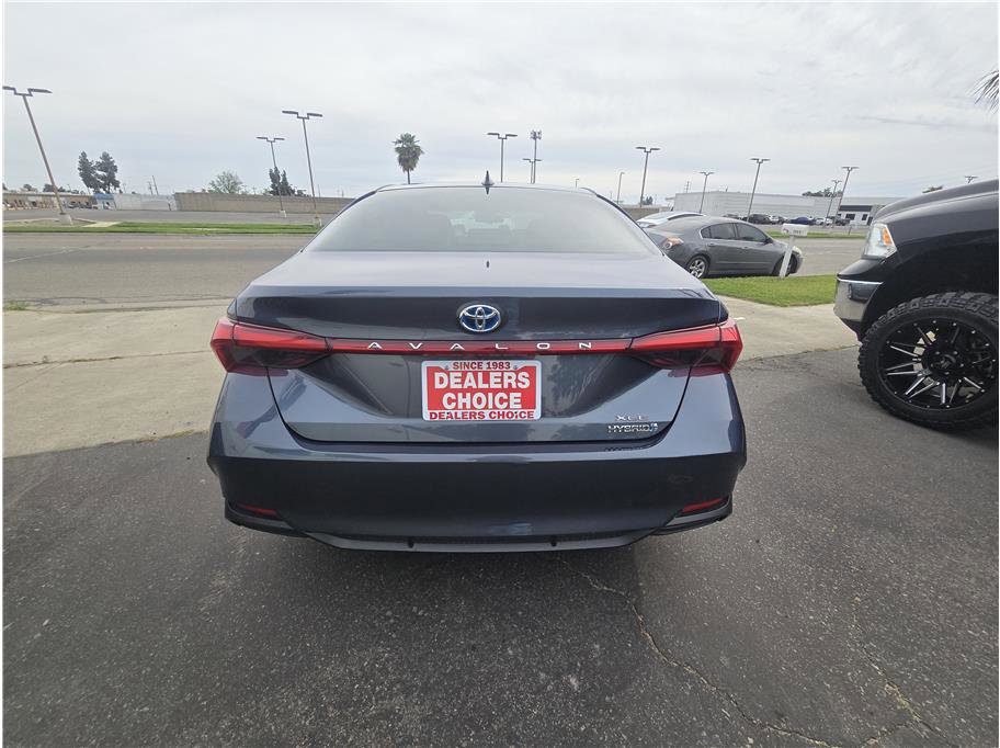 Used 2020 Toyota Avalon XLE w/ Moonroof Package FWD image 6