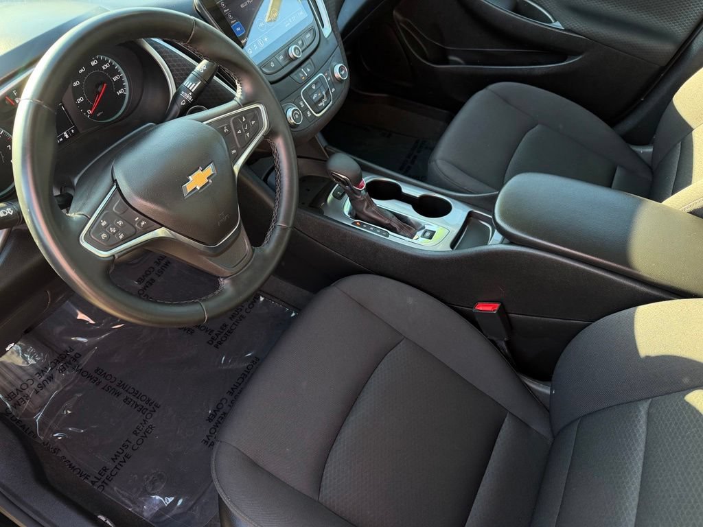 Used 2025 Chevrolet Malibu RS FWD image 16