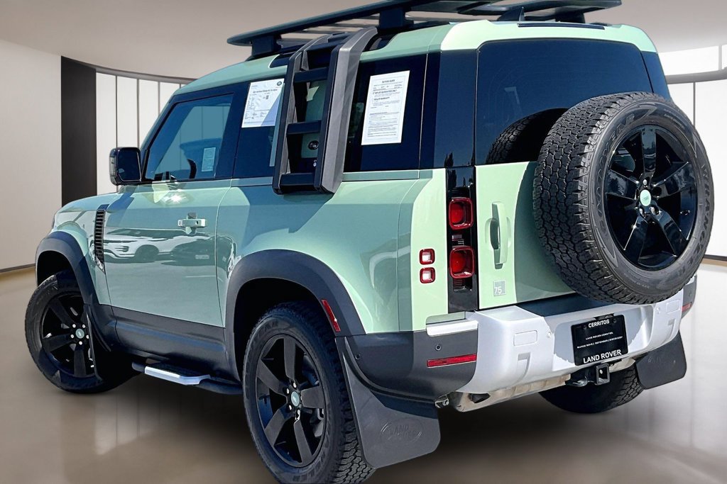 Certified 2023 Land Rover Defender 110 75th Limited Edition AWD/4WD image 4