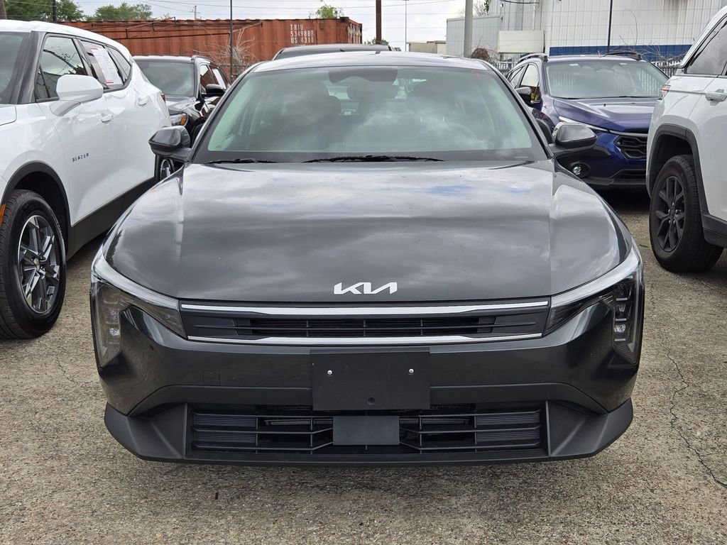 Used 2025 Kia K4 LXS FWD image 2