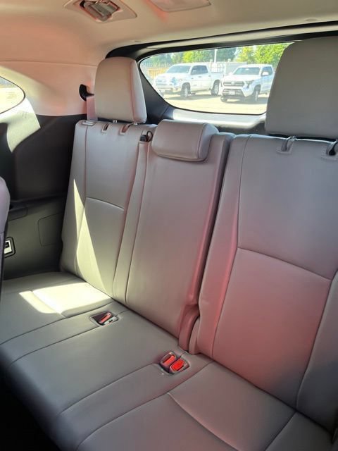 Used 2023 Toyota Highlander XLE FWD image 9