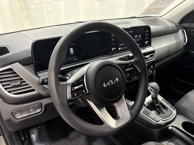 Certified 2026 Kia Seltos LX FWD image 24