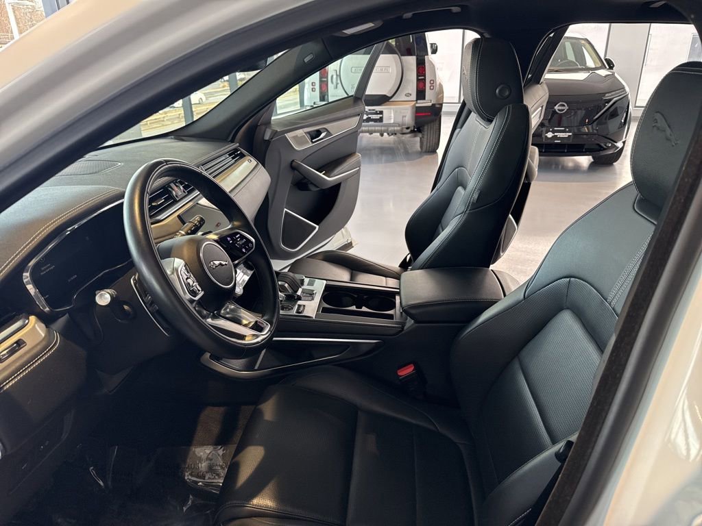 Used 2025 Jaguar F-PACE R-Dynamic S image 22