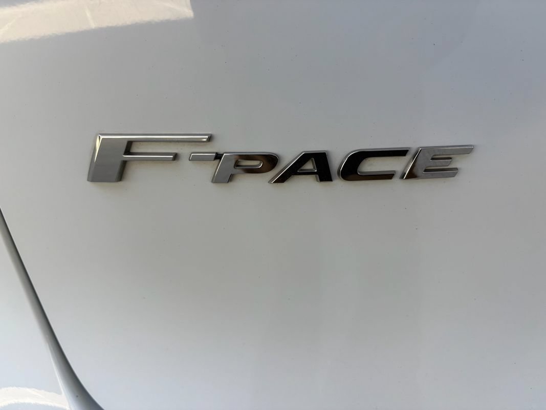 Used 2018 Jaguar F-PACE Premium AWD/4WD image 33