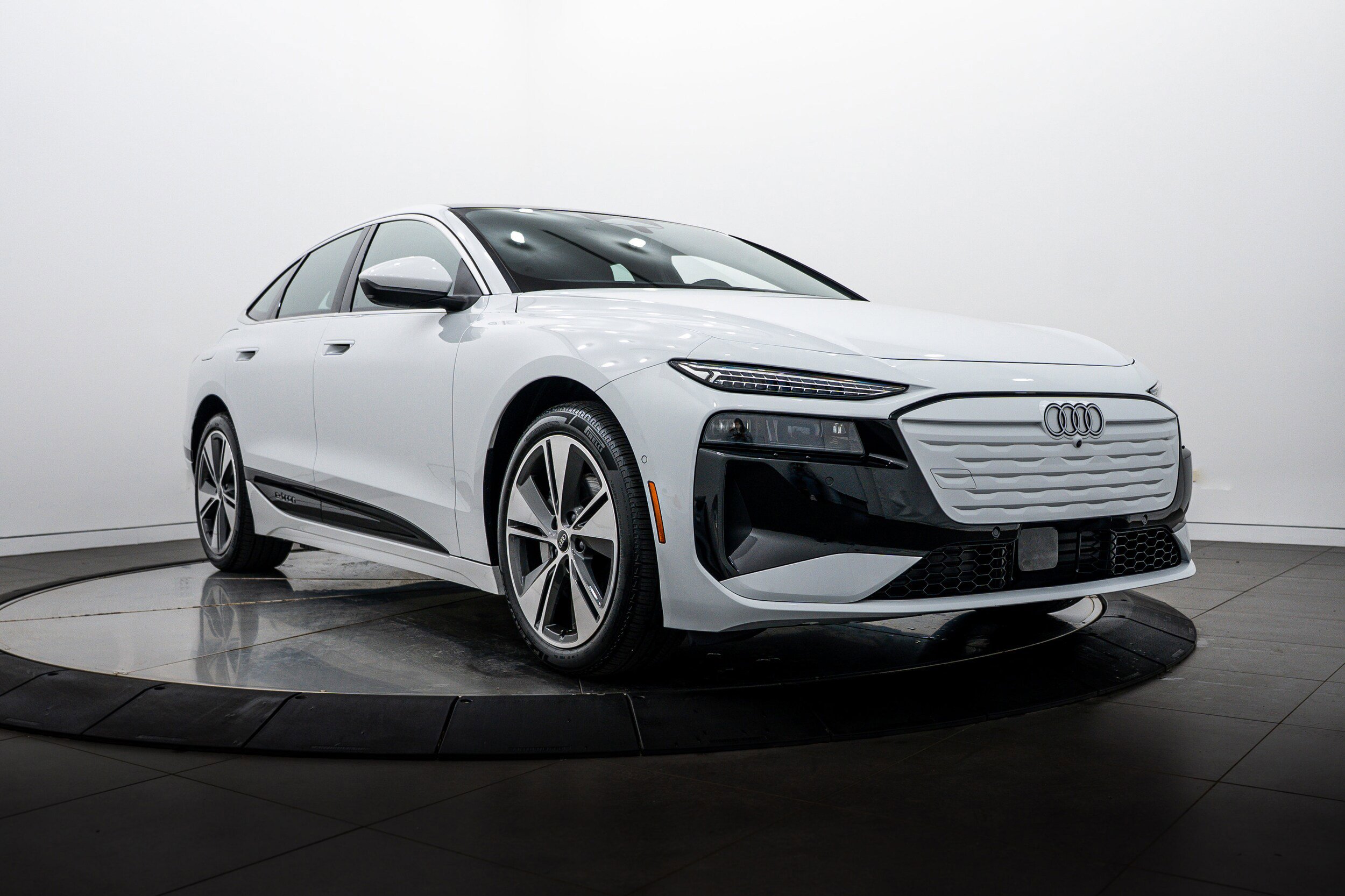 Certified 2025 Audi A6 e-tron Premium Plus w/ Premium Plus AWD/4WD image 1