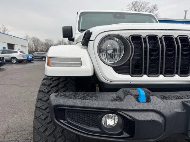 Used 2024 Jeep Wrangler Unlimited w/ Convenience Group AWD/4WD image 10