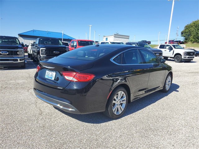 Used 2016 Chrysler 200 Limited w/ Convenience Group image 4