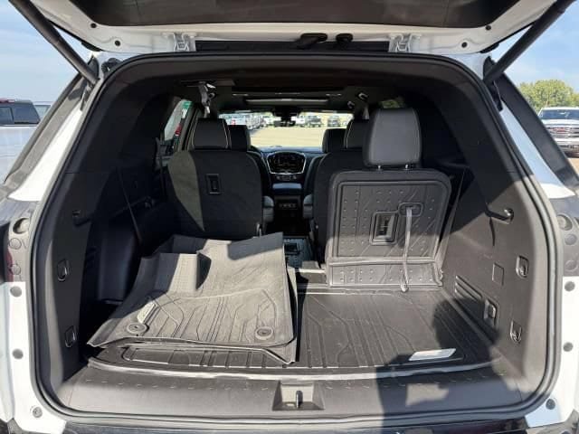 Used 2023 Chevrolet Traverse Premier w/ Redline Edition AWD/4WD image 8