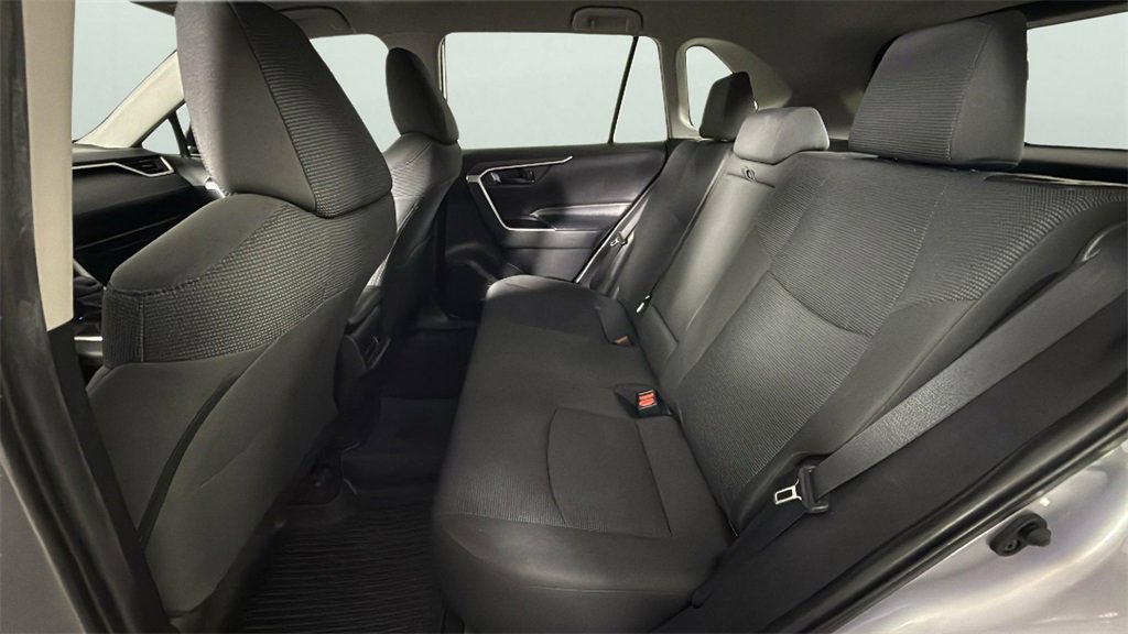 Used 2022 Toyota RAV4 LE image 23