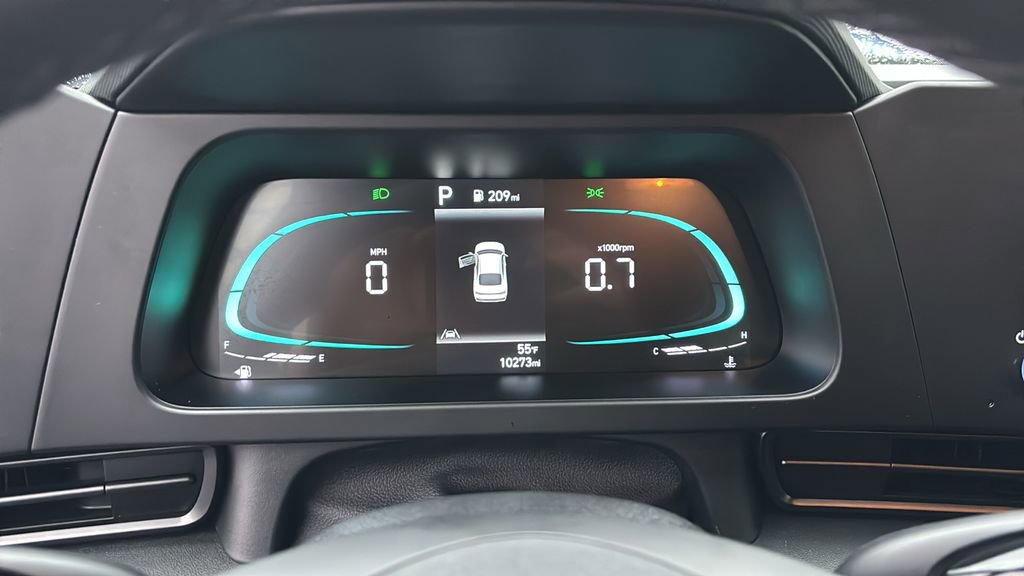 Used 2025 Hyundai Elantra Sport image 16