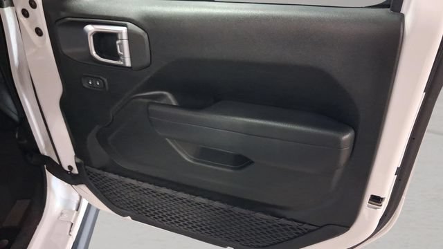 Used 2024 Jeep Wrangler Unlimited Rubicon AWD/4WD image 15