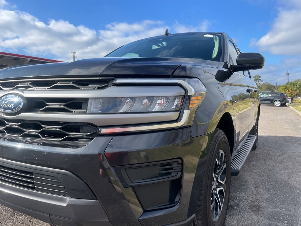 Used 2024 Ford Expedition Max XLT image 10