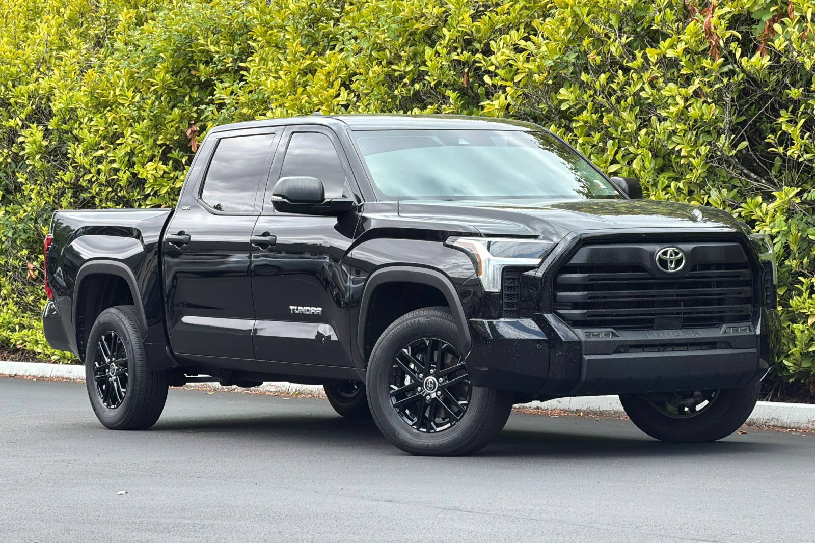 Used 2024 Toyota Tundra SR5 w/ SR5 Convenience Package AWD/4WD image 2