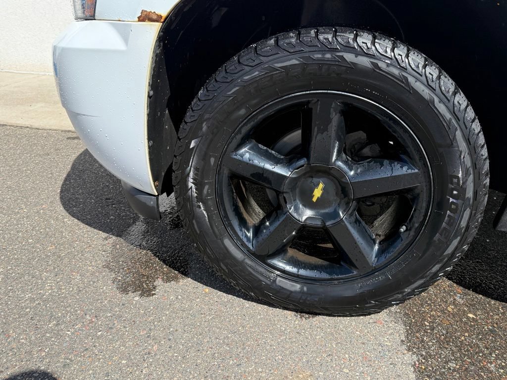 Used 2011 Chevrolet Suburban LT AWD/4WD image 5