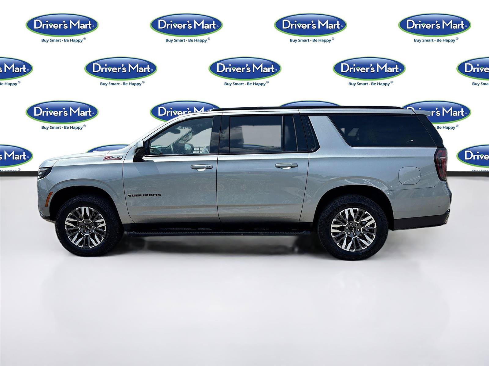 Used 2025 Chevrolet Suburban Z71 AWD/4WD image 4