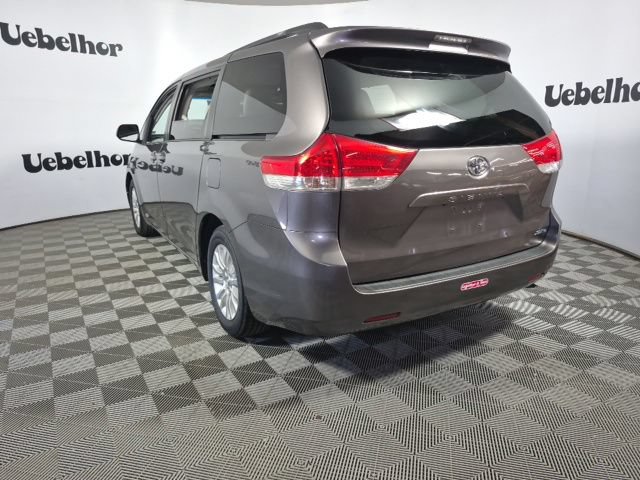 Used 2013 Toyota Sienna XLE FWD image 22