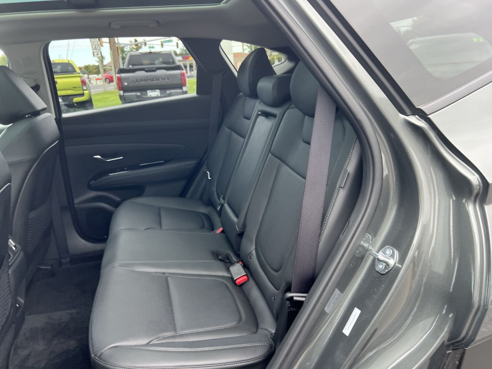 Used 2025 Hyundai Tucson Limited AWD/4WD image 25
