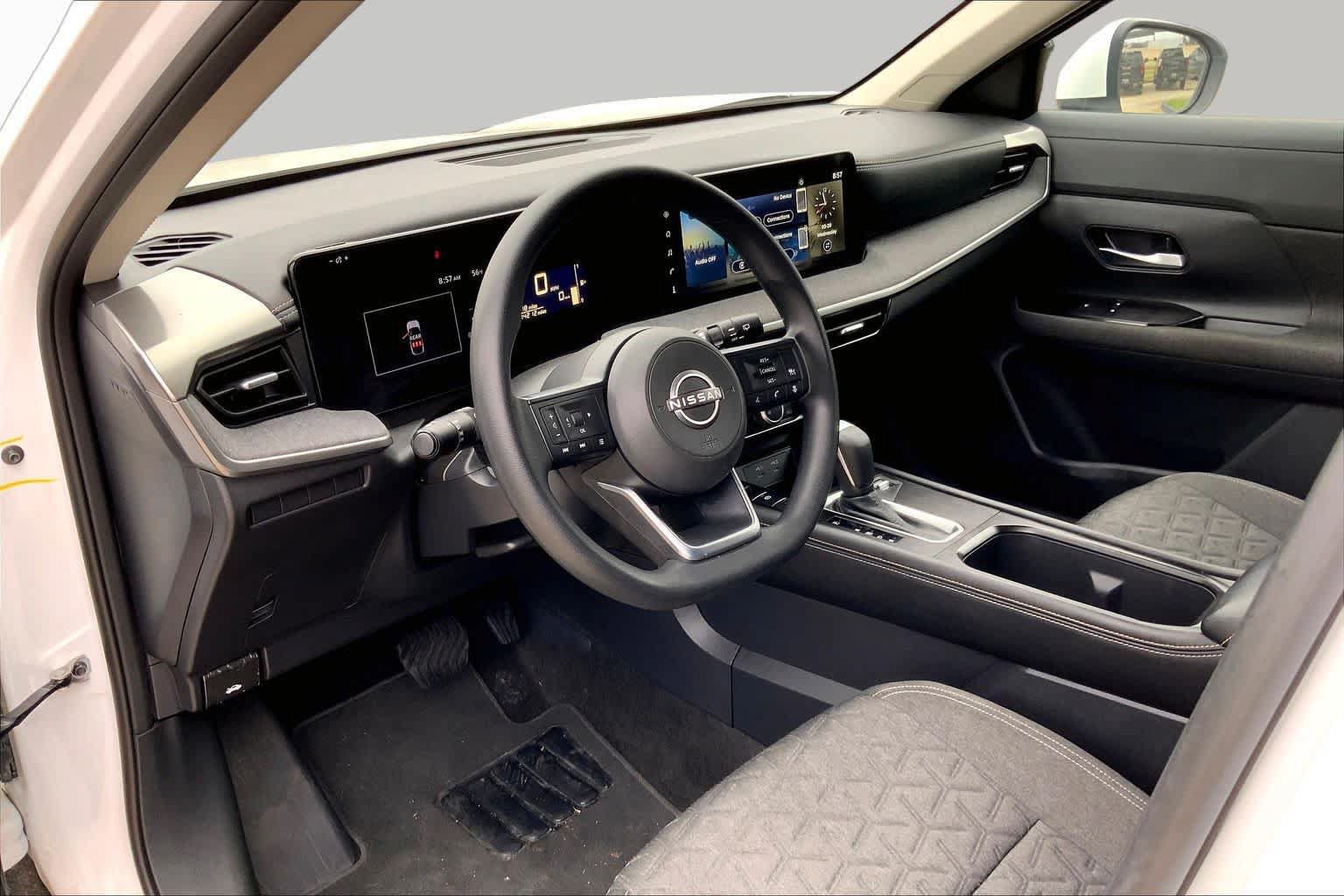 Used 2025 Nissan Kicks SV AWD/4WD image 33
