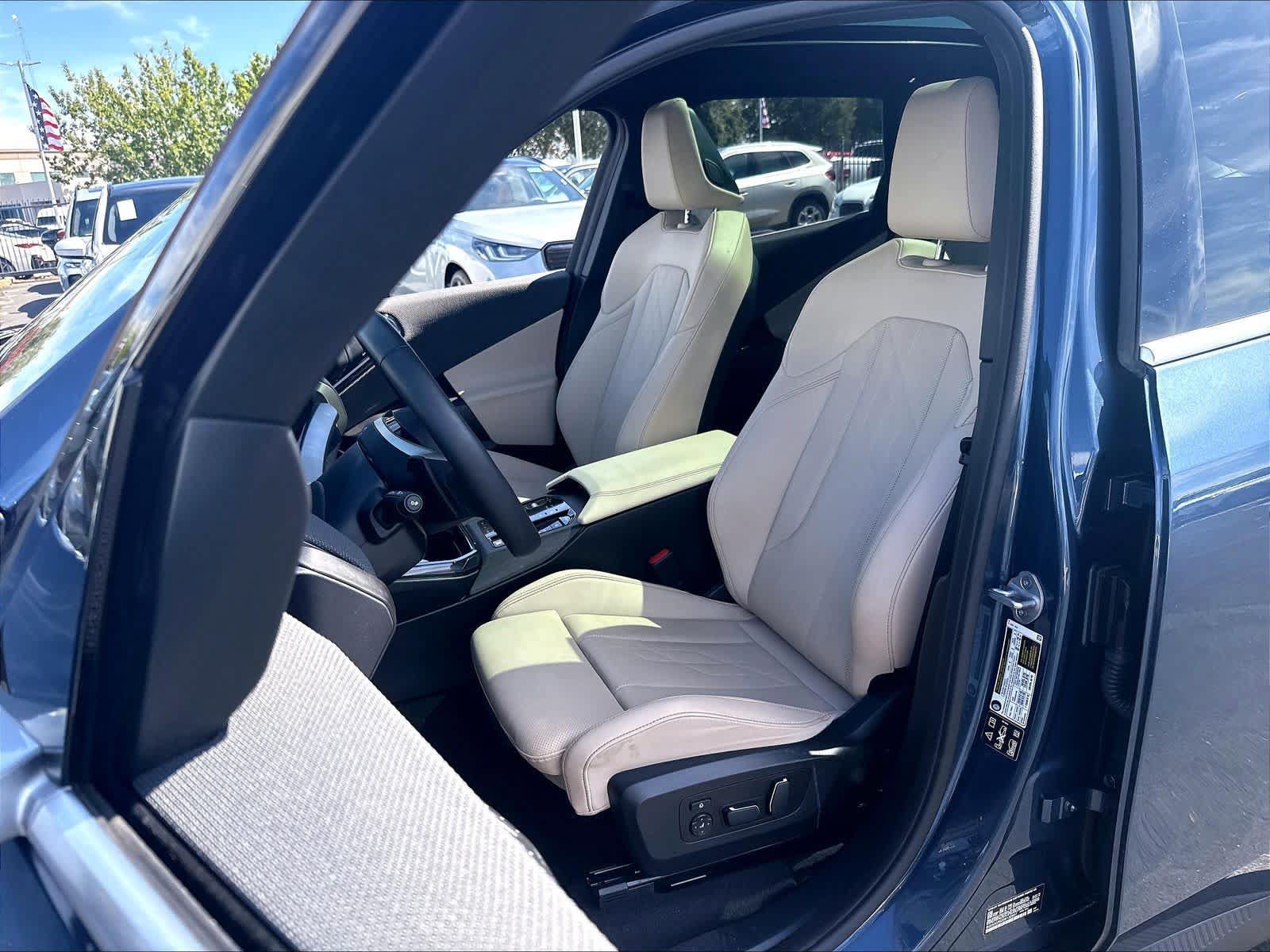 Used 2025 BMW X3 xDrive30i w/ Premium Package AWD/4WD image 24