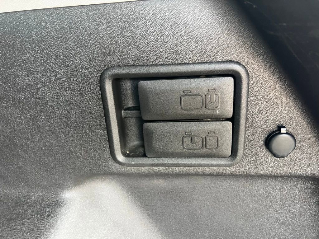 Used 2020 GMC Terrain SLT image 23