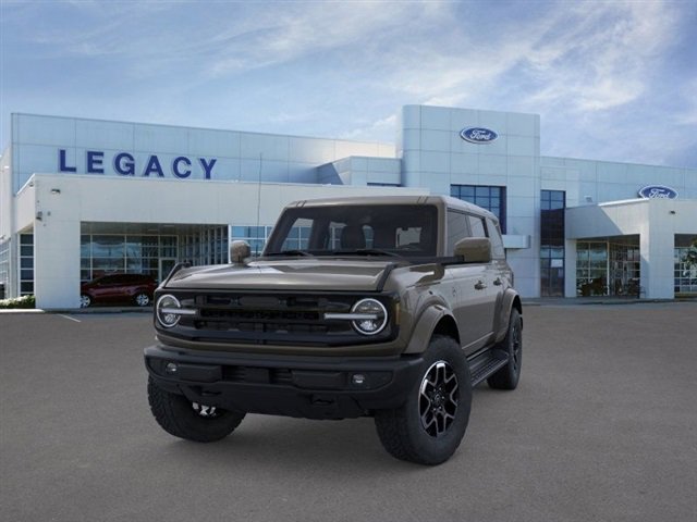 New 2025 Ford Bronco Outer Banks image 2