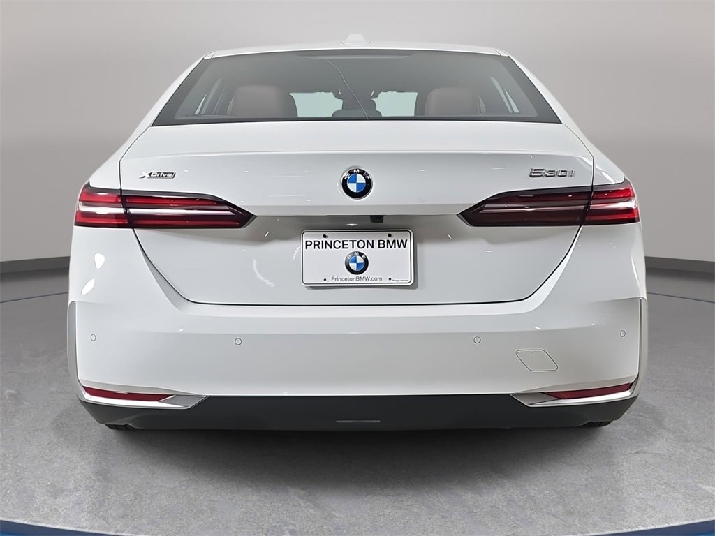 Used 2026 BMW 530i xDrive w/ Premium Package image 7
