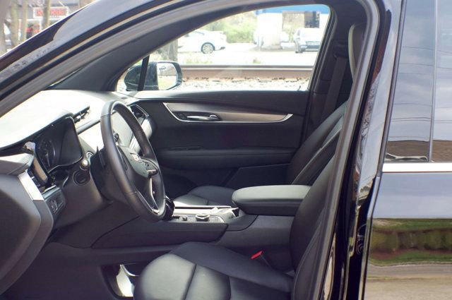 Used 2025 Cadillac XT6 Luxury image 19