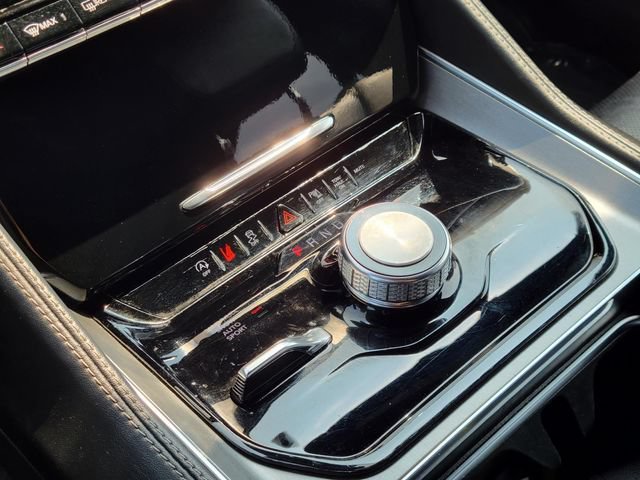 Used 2024 Jeep Wagoneer Series II AWD/4WD image 19