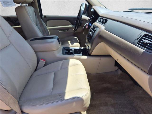 Used 2011 Chevrolet Tahoe LT w/ Luxury Package AWD/4WD image 24