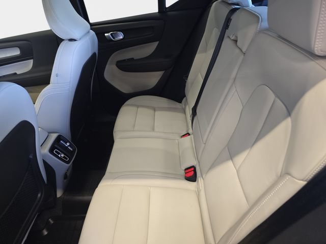 Used 2026 Volvo XC40 B5 Ultra w/ Climate Package AWD/4WD image 17