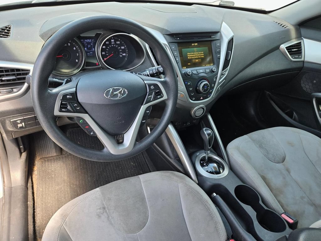 Used 2012 Hyundai Veloster FWD image 17