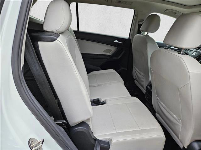 Used 2021 Volkswagen Tiguan SEL w/ 3rd Row Seat Package AWD/4WD image 15